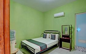 Collection O 92897 Intan Near Kantor Syahbandar Bawean Sangkapura